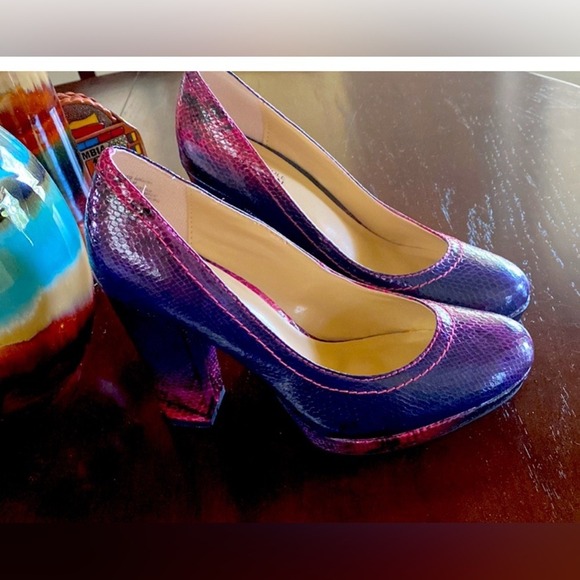 Kenneth Cole‎ Reaction Snakeskin Print Block Heel Pumps Purple Pink - Picture 2 of 4